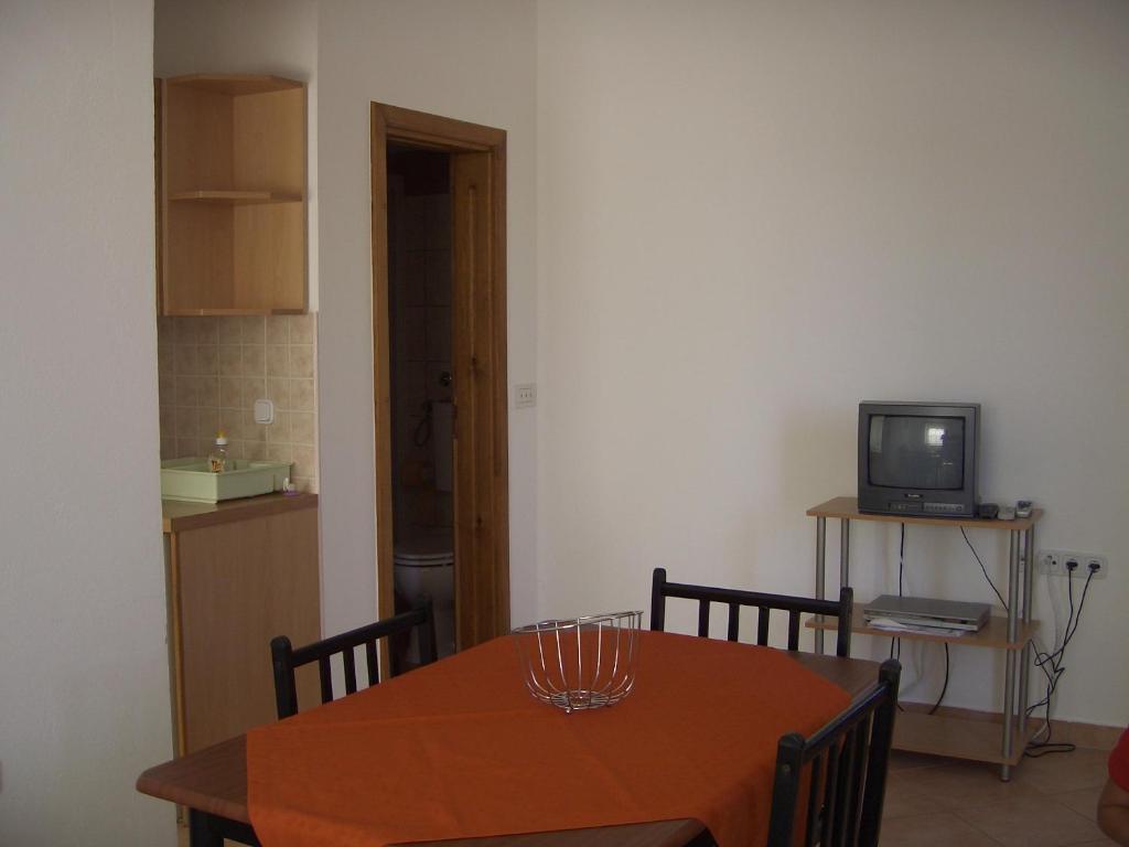 Apartments Ana Vir Habitación foto